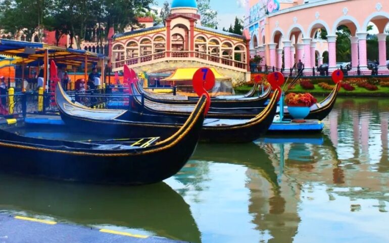 Wisata ala Kota Venezia Italia di Puncak