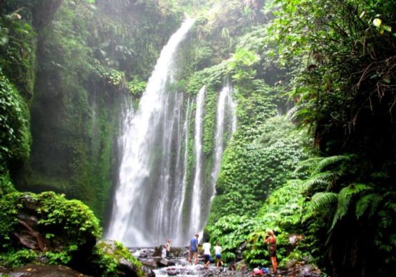 air terjun senaru di lombok_bdcc9f612.jpg