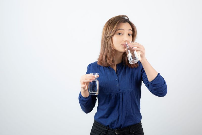 Efek Minum Air Putih 4 Liter Sehari