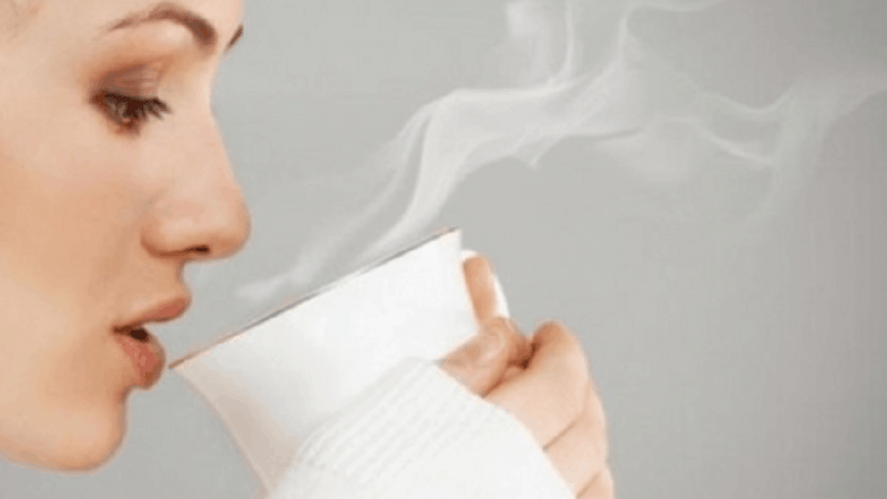 Manfaat Minum Air Hangat Untuk Kecantikan