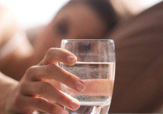 manfaat minum air putih 3 liter sehari_ab7fe2bd9.jpg