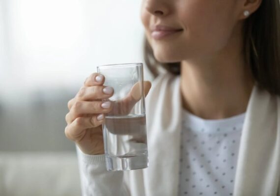 manfaat minum air putih hangat bagi kesehatan_cdcf535d3.jpg