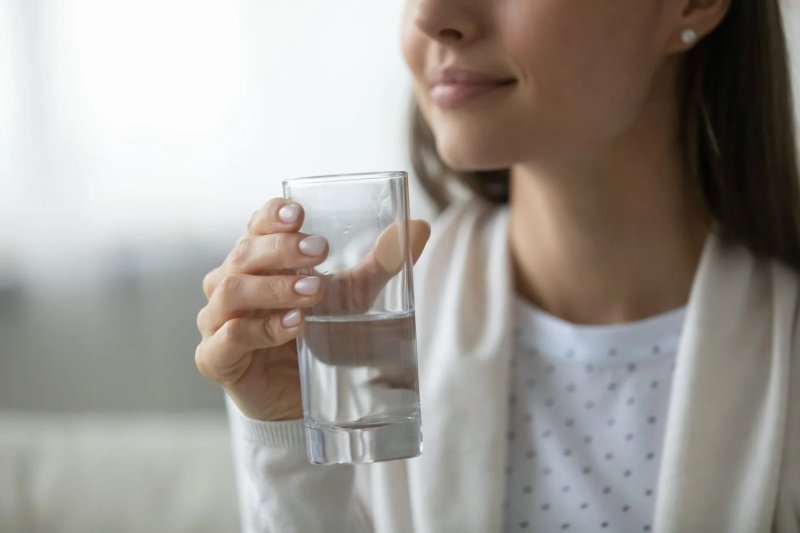 Manfaat Minum Air Putih Hangat Bagi Kesehatan