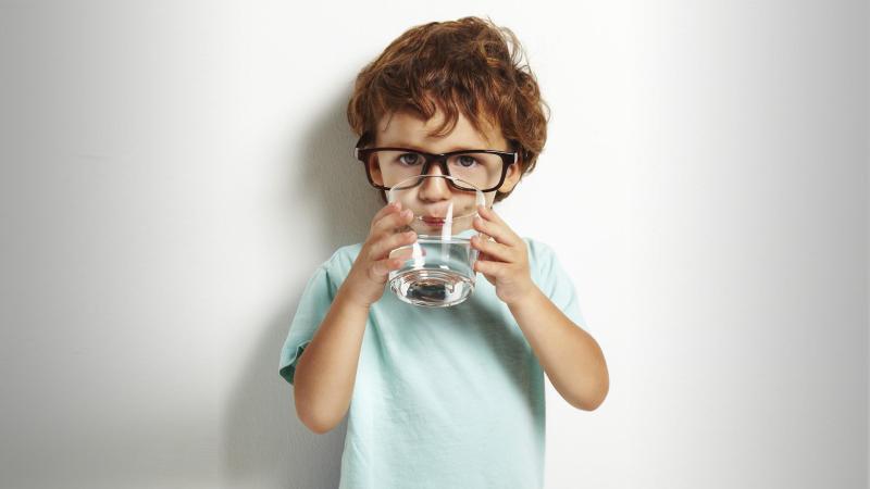 Manfaat Minum Air Putih Untuk Kesehatan
