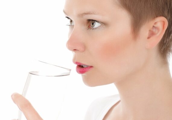 minum air putih setelah bangun tidur_9937f0061.jpg