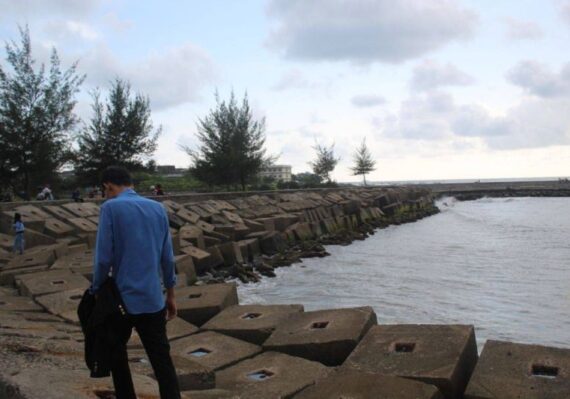 penginapan di pantai panjang bengkulu_4c11b3cec.jpg