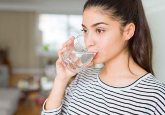 manfaat minum 2 gelas air putih saat bangun tidur_fc427a6f5.jpg
