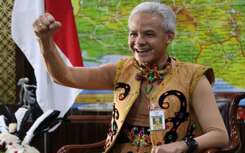 Pakaian Adat Jawa Tengah Semarang