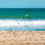 Ketahui 10 Tips Liburan ke Pantai yang Bikin Kamu Betah Seharian