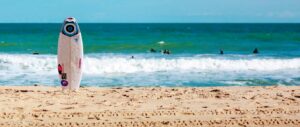 Tips Liburan ke Pantai yang Bikin Kamu Betah Seharian